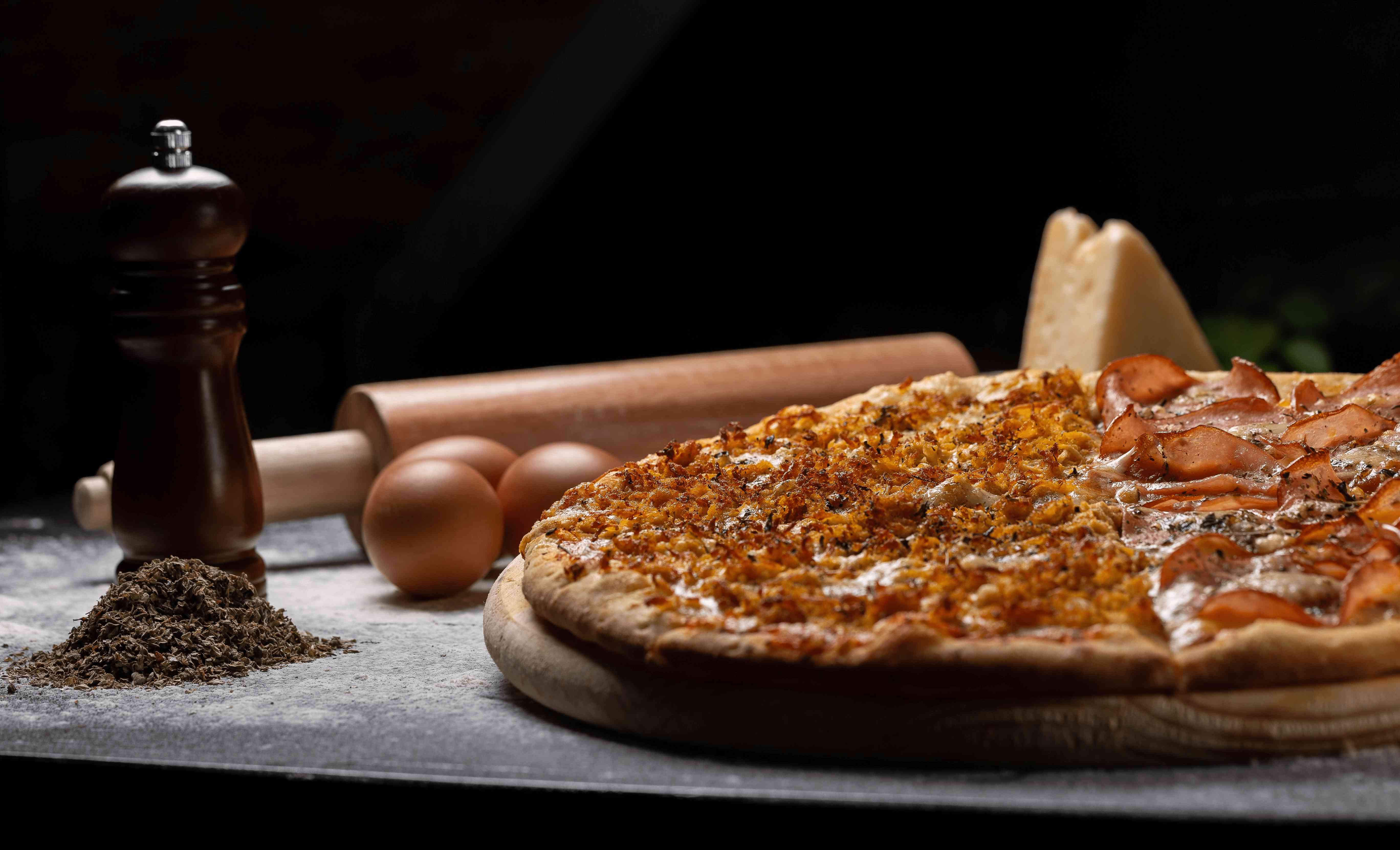 pizzas con ingredientes de fondo