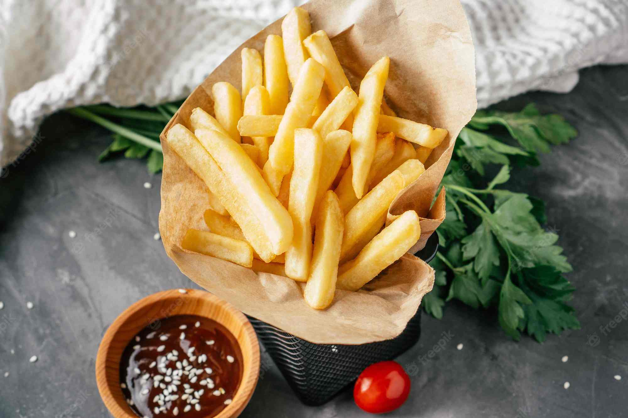 Papas fritas con salsa barbacoa